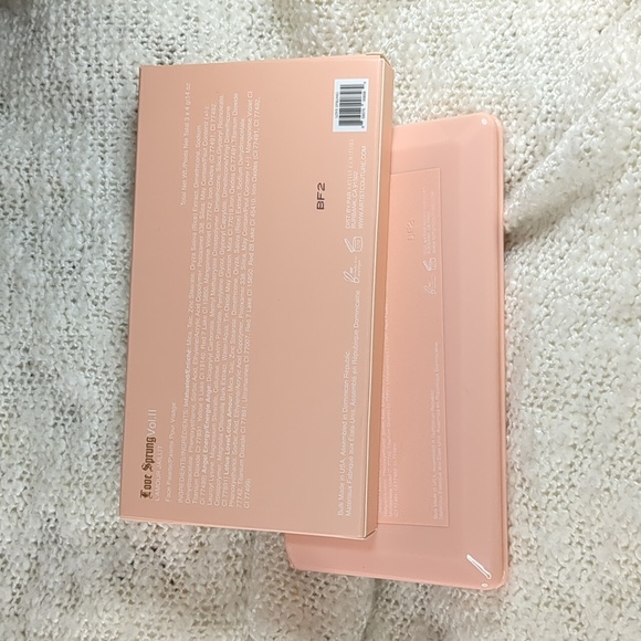 Artist Couture Love Sprung Face Palette in Volume II, 3pods x 4g/14 - Picture 5 of 8